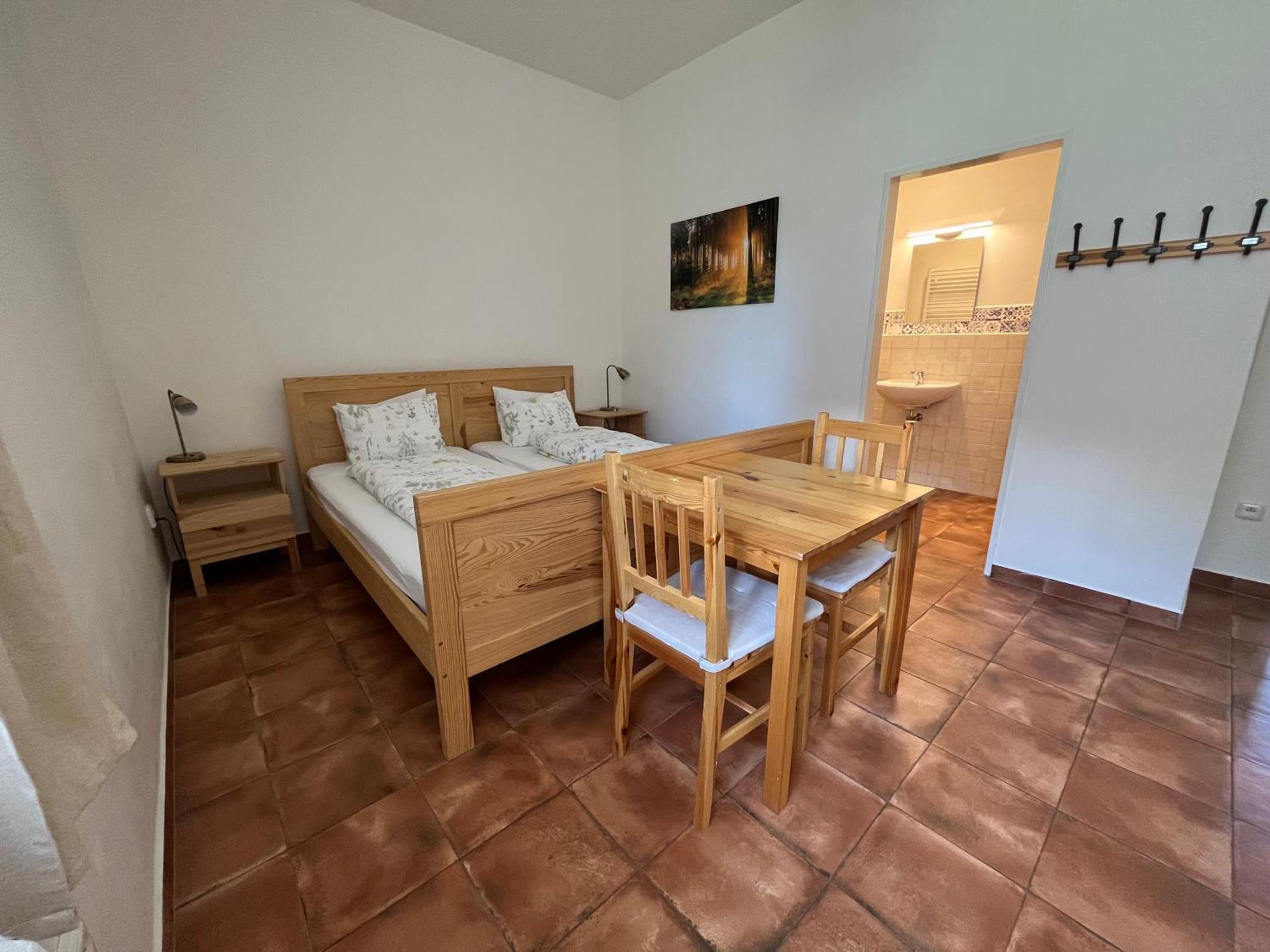 Dvur Nove Zamky Hotel Mladec Екстериор снимка